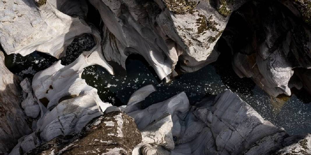 Doğanın suyla şekillenen sanat eseri: Bu yaz herkes akın edecek 4